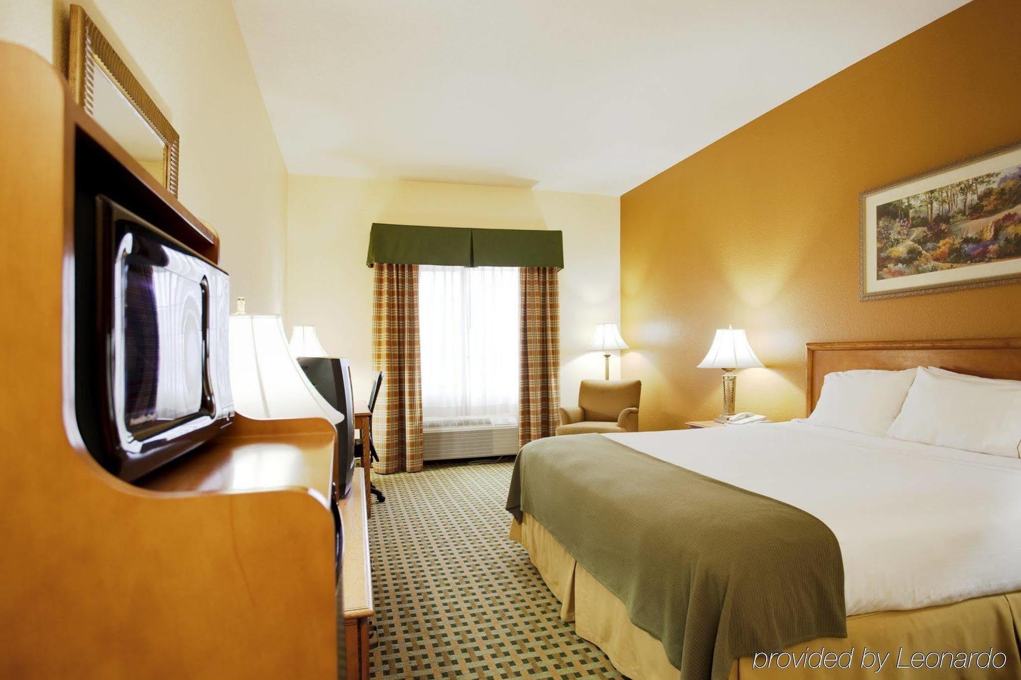 Holiday Inn Express Hotel & Suites Hesperia, An Ihg Hotel Exterior photo